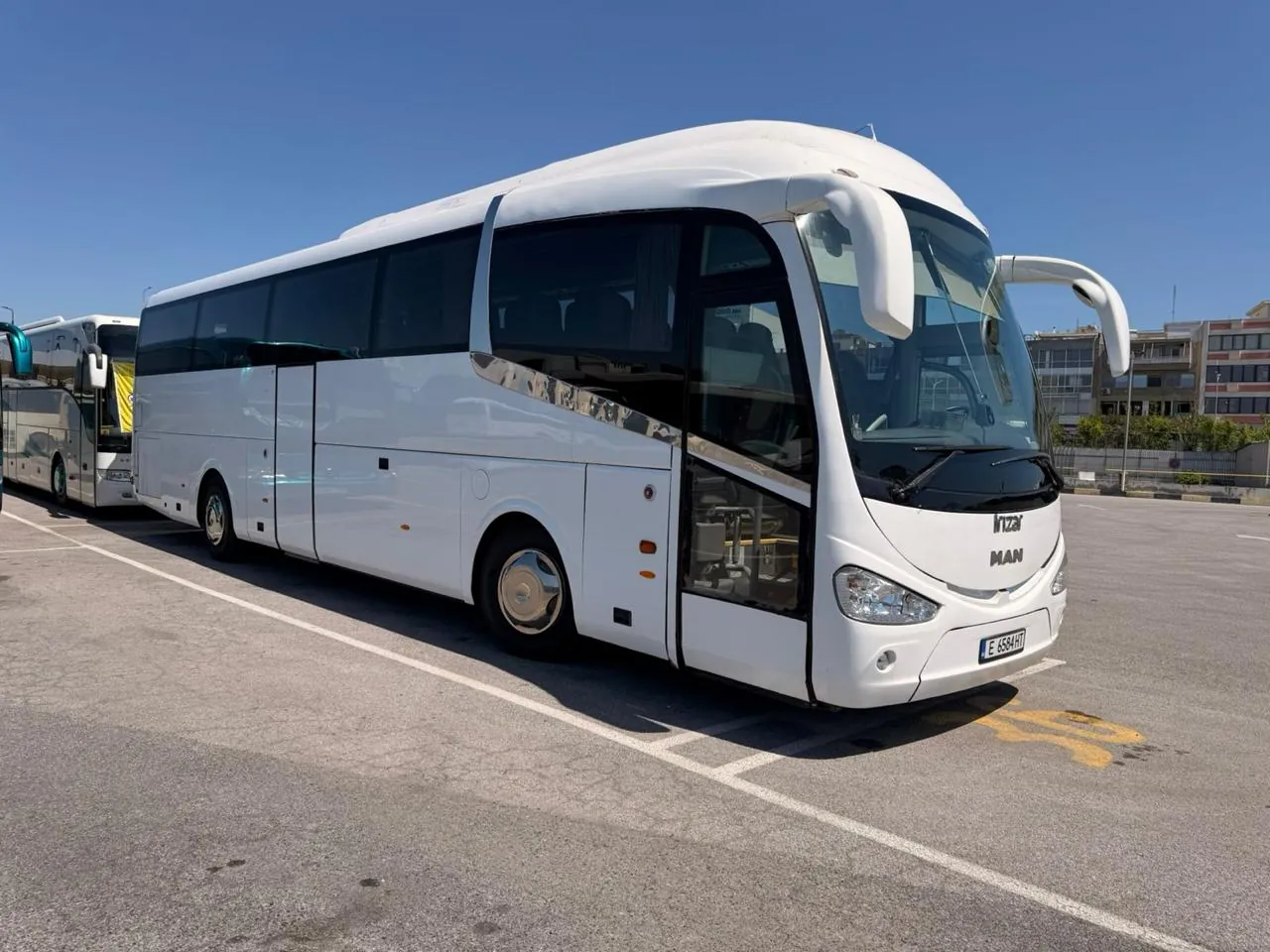 MAN Irizar i6, left side and passenger door